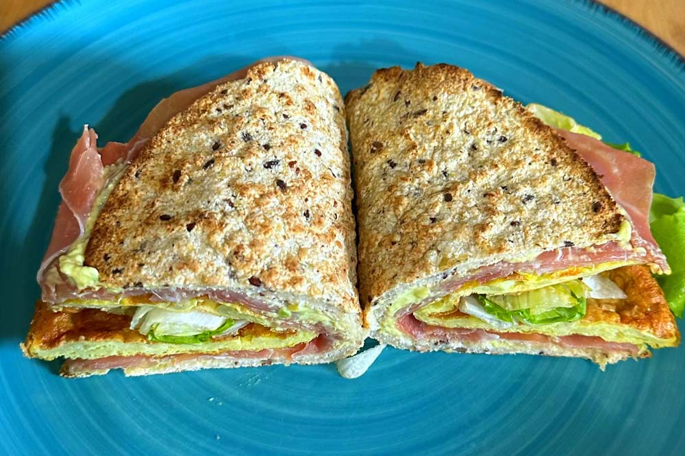 Piadina chetogenica: l’alternativa per un pranzo chetogenico veloce