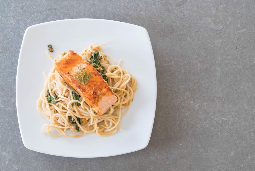 cena chetogenica shiritaki salmone e panna